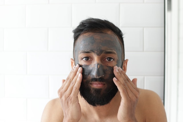 Can a clay mask remove acne scars?